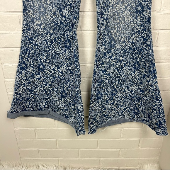 Altar’d State Blue Floral Flare Bell Bottom Jeans Size 27 - Picture 8 of 14